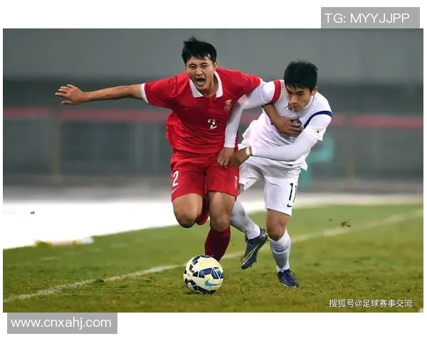 过人足球的魅力与技巧解析:如何在比赛中轻松突破对手防线 过人足球的魅力与技巧解析:如何在比赛中轻松突破对手防线